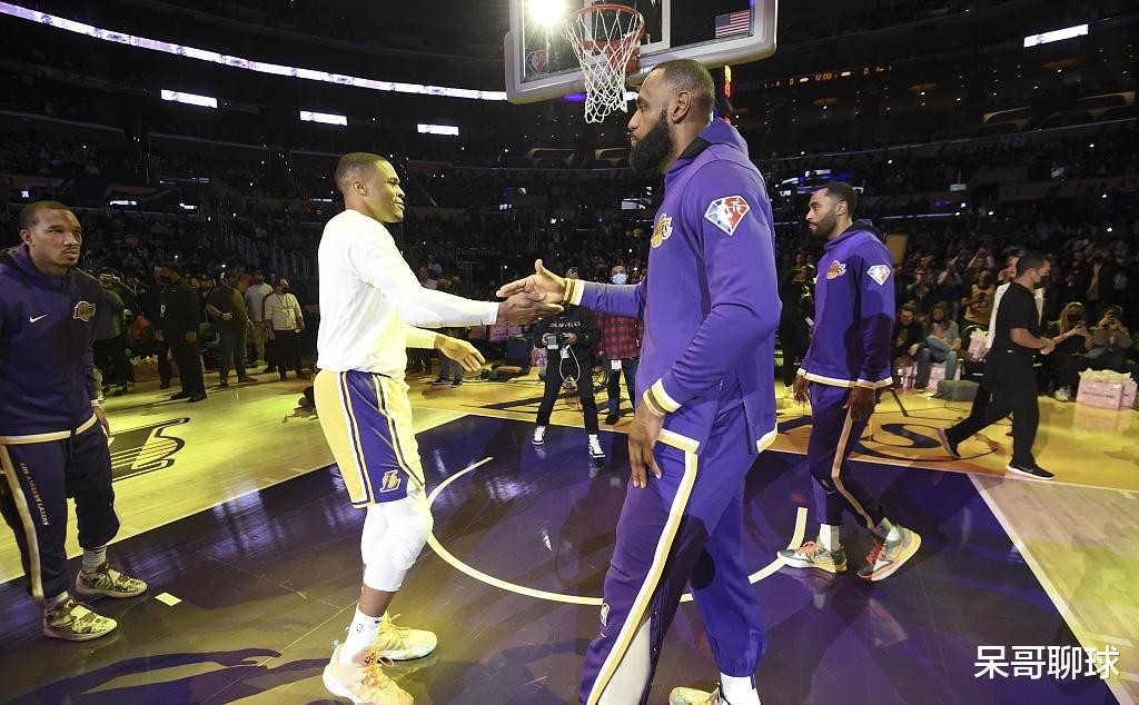 湖人隊(duì)|臨時(shí)救火，簽約湖人！替老詹分壓贏沃格爾信任，你該鎖定最后席位