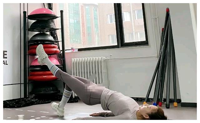 金晨|50岁的年纪20岁的身材,内娱明星真的是越来越卷了