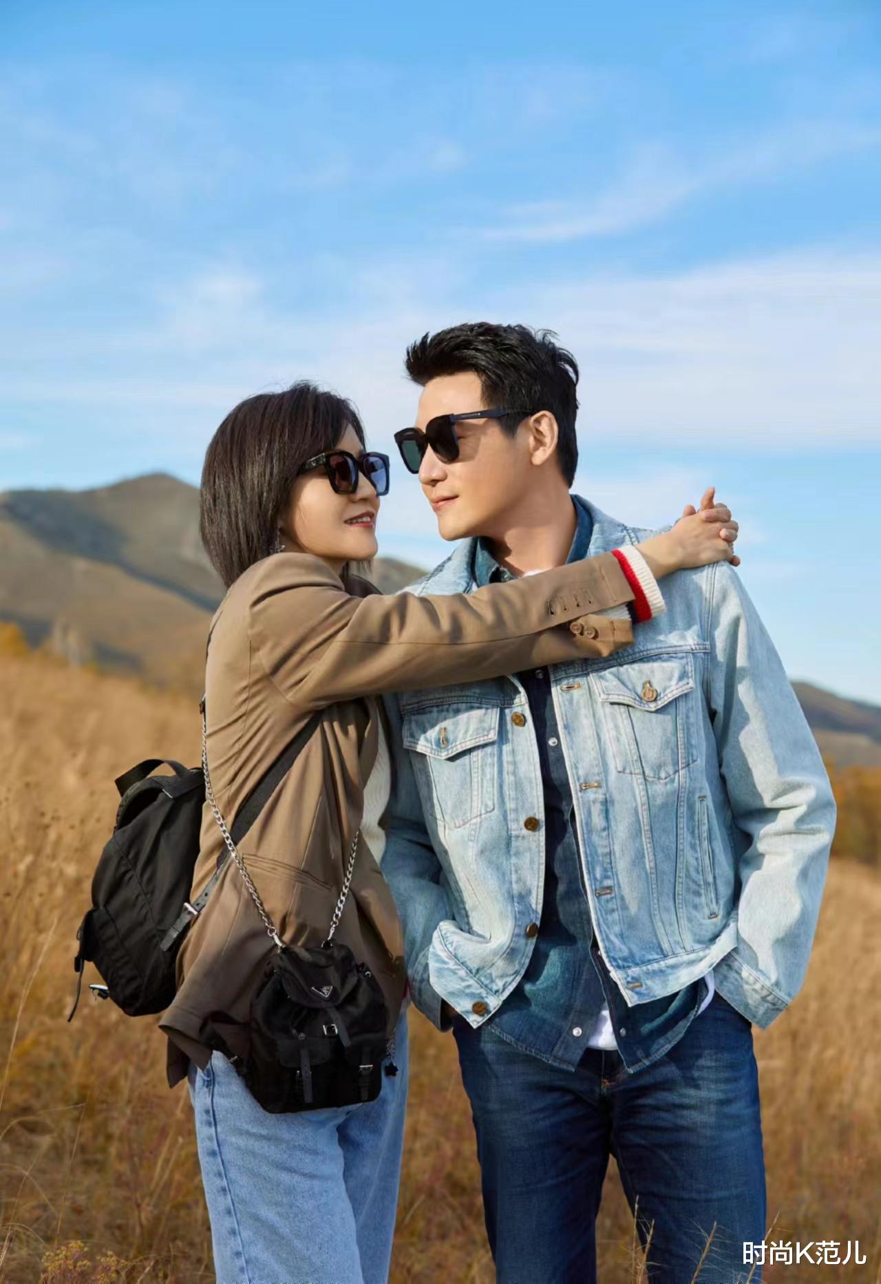 穿衣搭配|陆毅鲍蕾夫妇节目穿搭，鲍蕾西装清爽干练，陆毅牛仔叠穿休闲时髦