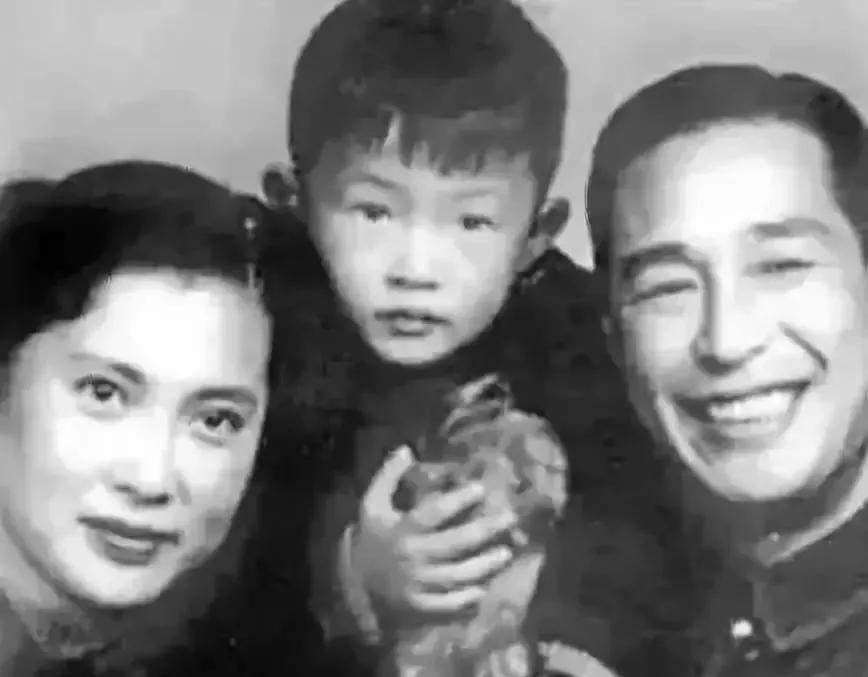 秦怡|一生坎坷、一生磨难、一生坚强、一生优雅从容，秦怡一路走好