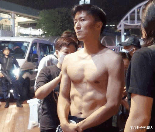 郭富城|57岁郭富城身材挺拔似少年，成港圈真“不老男神”