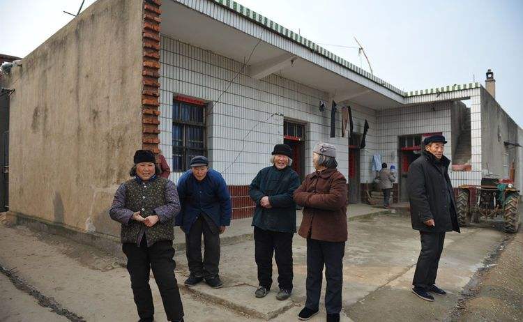 购房置业|农民进城买房,老家房子还要花钱翻新,太有钱了?3点原因很现实