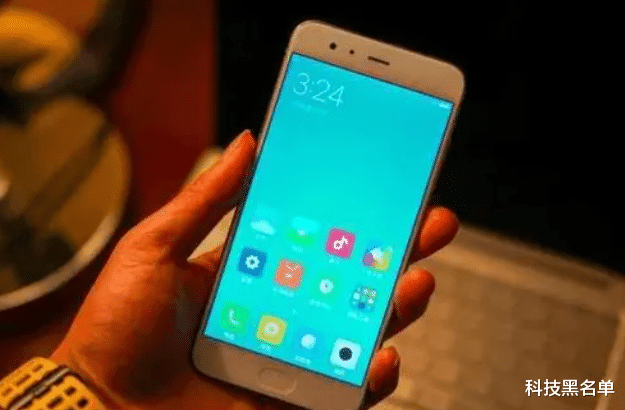 小米科技|有些人一边骂着小米手机,一边又在买小米手机,什么心理?