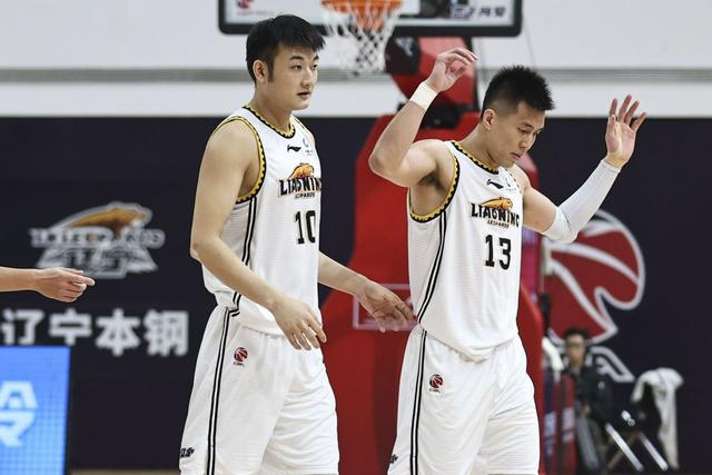 郭艾伦|上午八点，郭艾伦做无奈之举，球迷们心疼感叹姚明你作何感想？