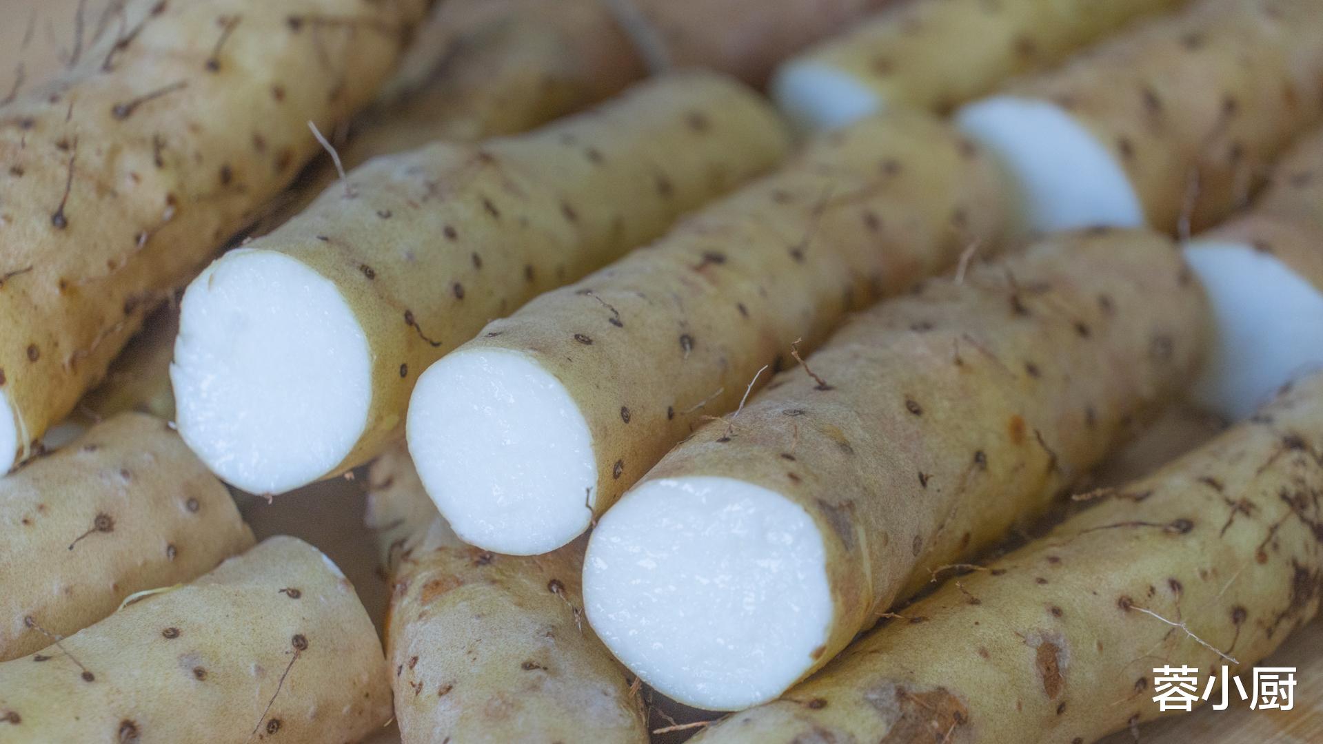 脑梗塞|中老年人“养骨”,别只懂喝骨汤,建议多吃4物,腿脚有劲精神好