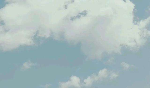 |烟雨江南已散尽，晴空万里无云