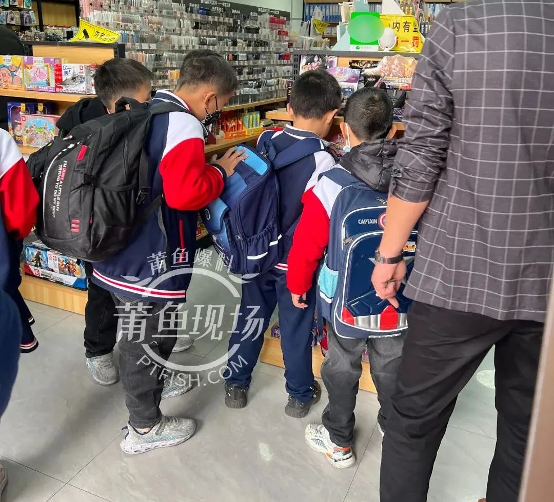 acgn漫评|天价\奥特曼卡片\风靡校园! 10岁男孩竟然...