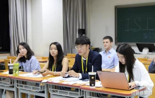 大学生|“公司不包办婚姻”，00后大学生辞职信走红，老板看后陷入沉思