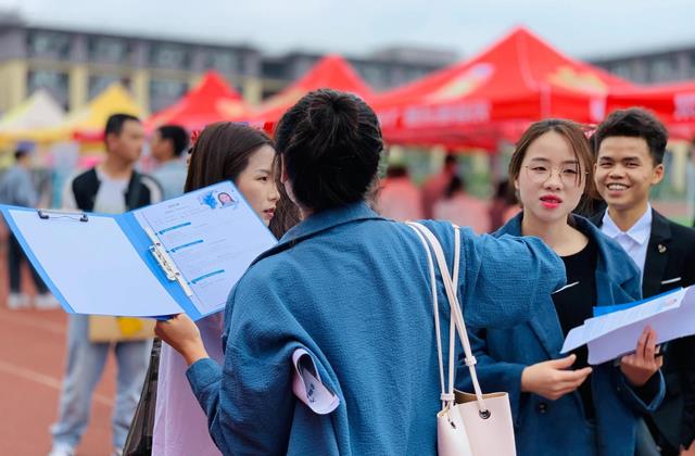 大学生|“你可真敢开口要”！二本生面试被拒，只因回答了内心期望薪资