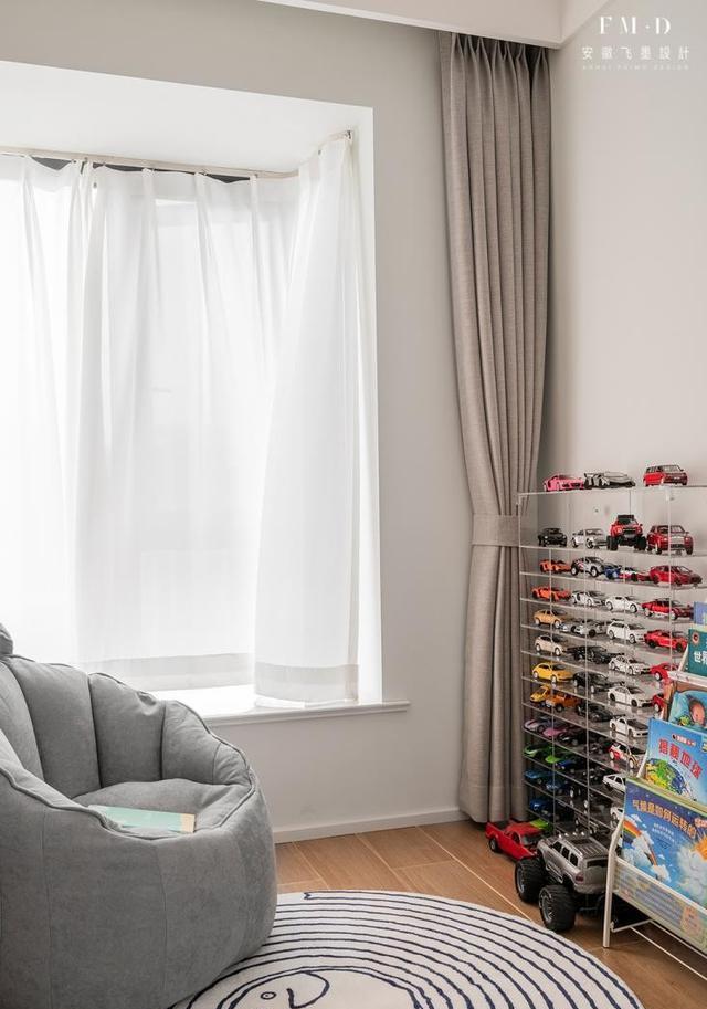 188㎡顶复式，拆入户花园、封露台成就大格局，装好实际只花20万