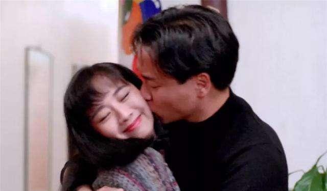 张国荣|当年张国荣葬礼上,他爱人唐鹤德哭晕了3次,最后继承了2亿遗产