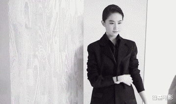 杨幂|娱乐圈女“西装大佬”，各有各美，这眼神和氛围，一个字，绝