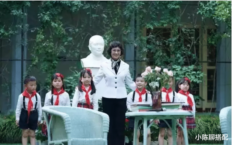 龚雪|龚雪真是美了一辈子，年轻时俏丽有气质，年老后依然优雅又大方