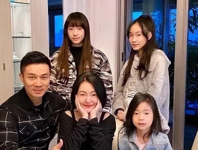 许雅钧|许雅钧私生子风波升级,晒娃账号火速清空内容,不澄清被指心虚!