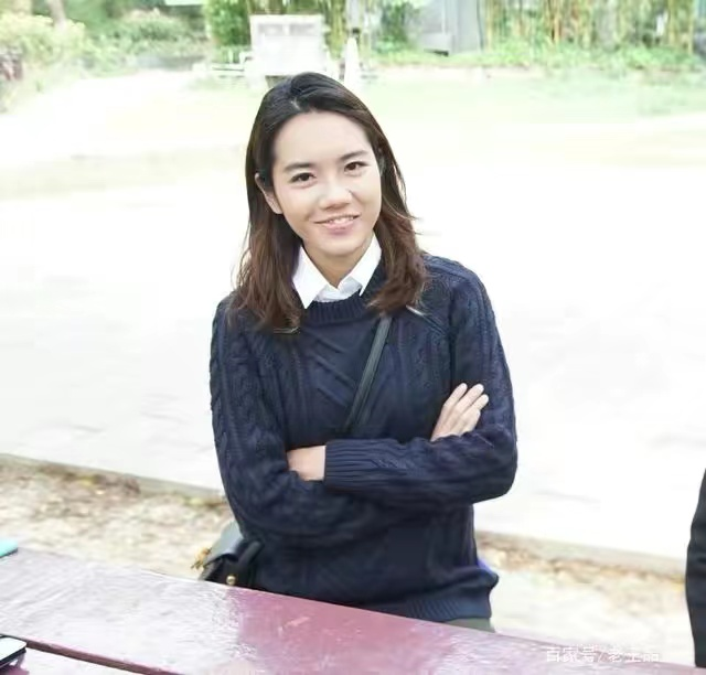 刘鸣炜|刘銮雄长子宣布二婚喜讯，办公室贴喜字仪式简陋，女方身份引猜测