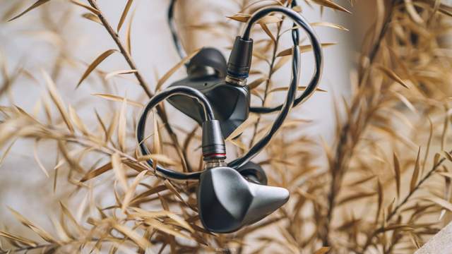 七彩虹|七彩虹 CH1 快拆体验：一圈一铁的标配，实用为主的千元产品