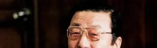 因为一袋坚果，让航班返航，还要求道歉？财阀千金赵显娥有多狂？