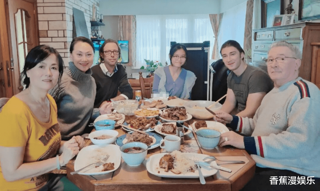 明星|晚年移居国外养老的10位知名明星，住别墅开餐厅，个个生活美满