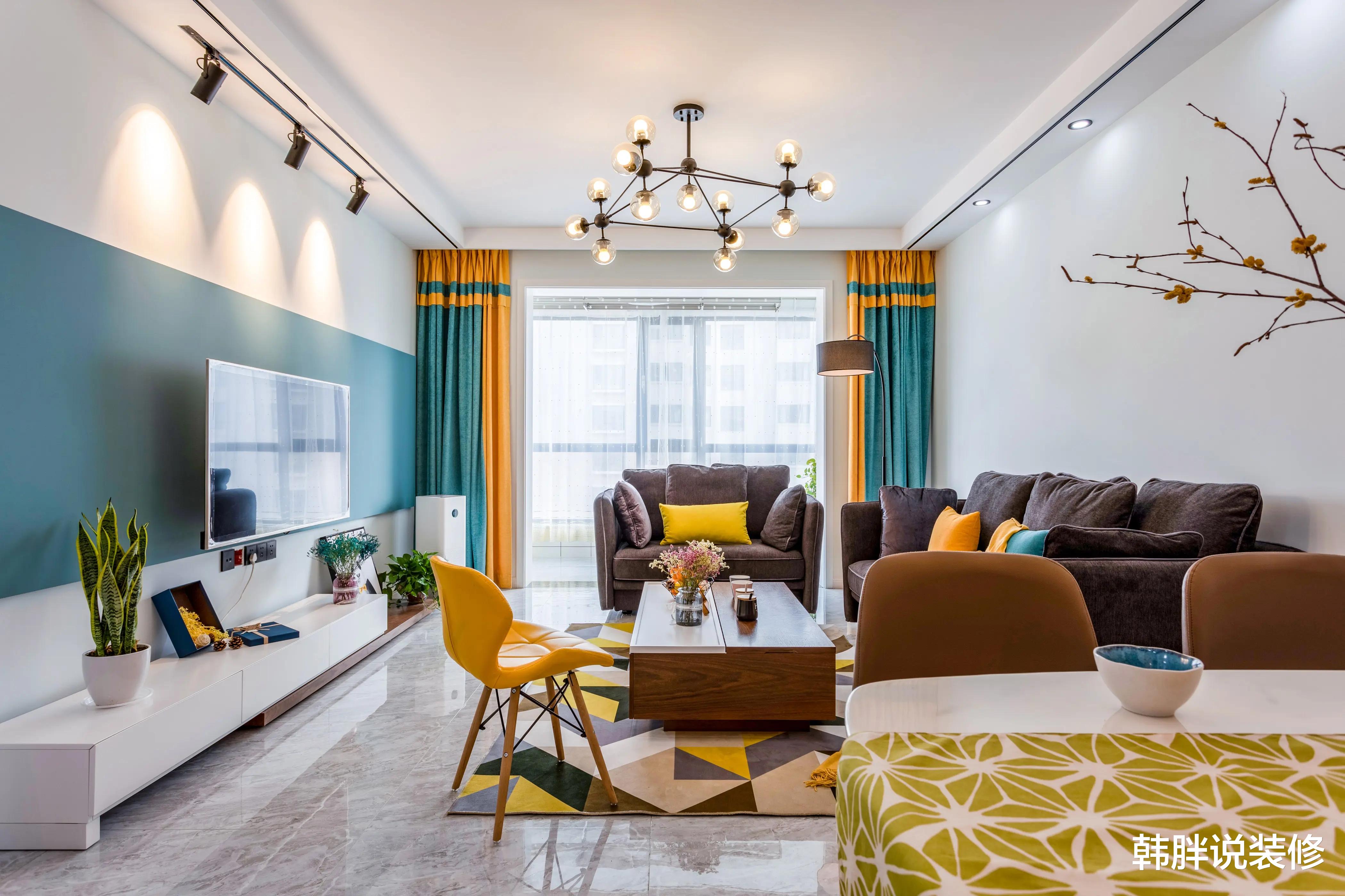 别再盲目跟风网红设计,客厅坚持“6不装”,反而更加美观又实用