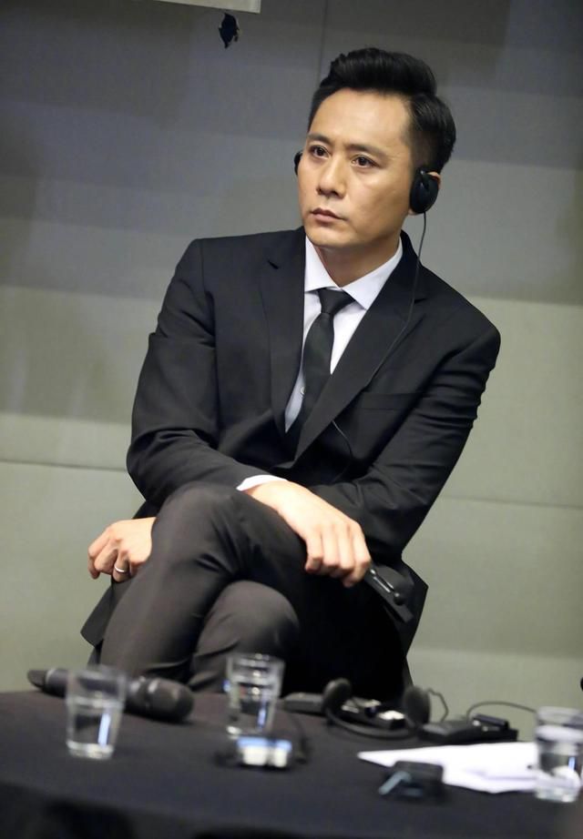 刘烨|演员刘烨,在饭桌上对妻子一见钟情,结婚12年零绯闻