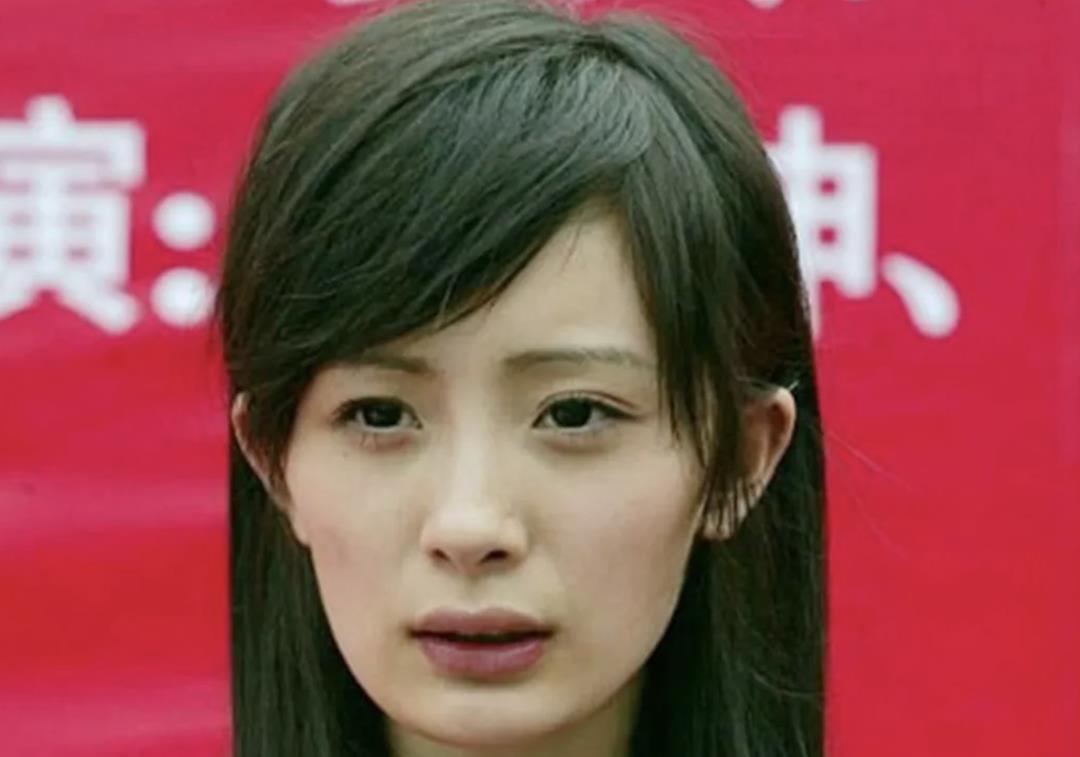 杨幂|女星“削骨”后遗症:杨幂变多边形脸,鞠婧祎脸歪,孙菲菲脸尖