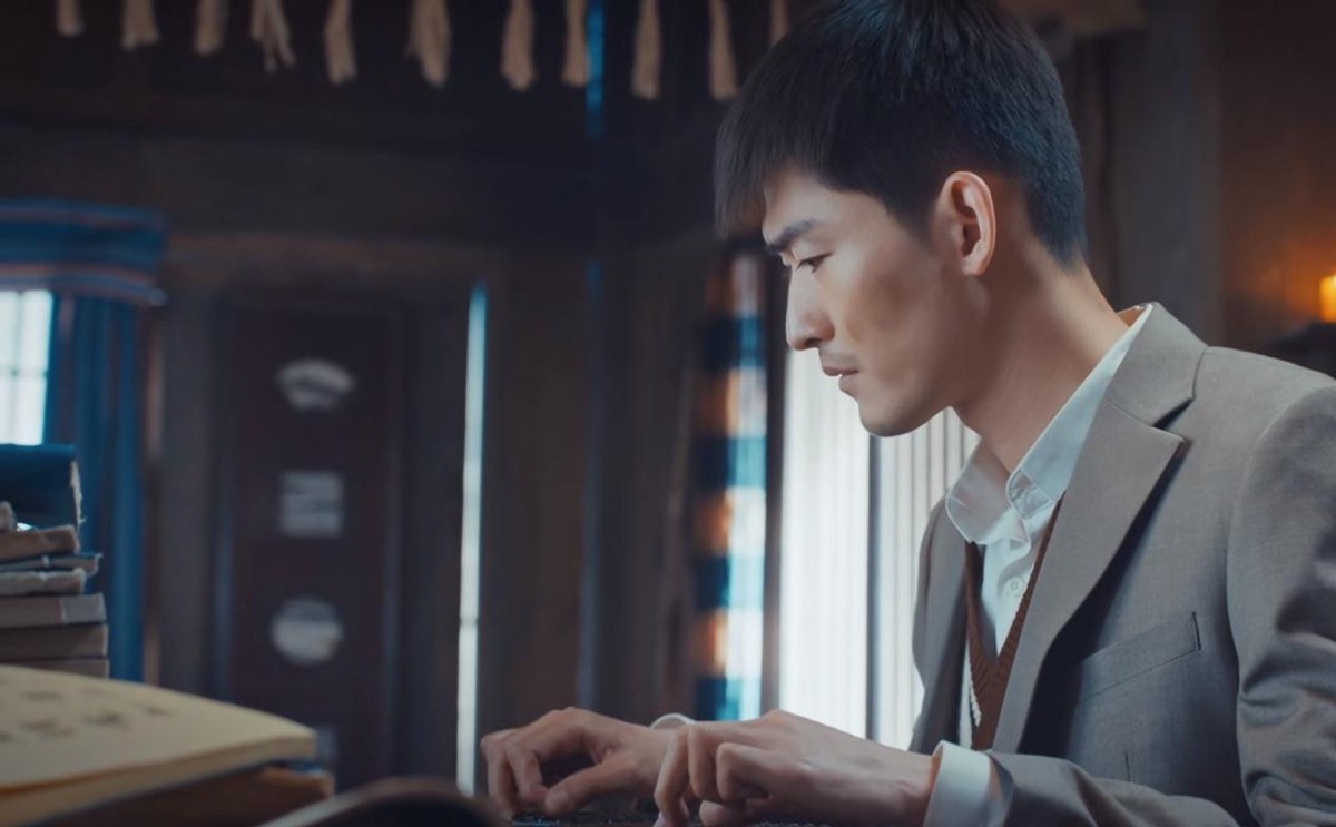 张翰|染发、韩式发型，张翰《烽烟尽处》开播，画面看得我差点灵魂出窍