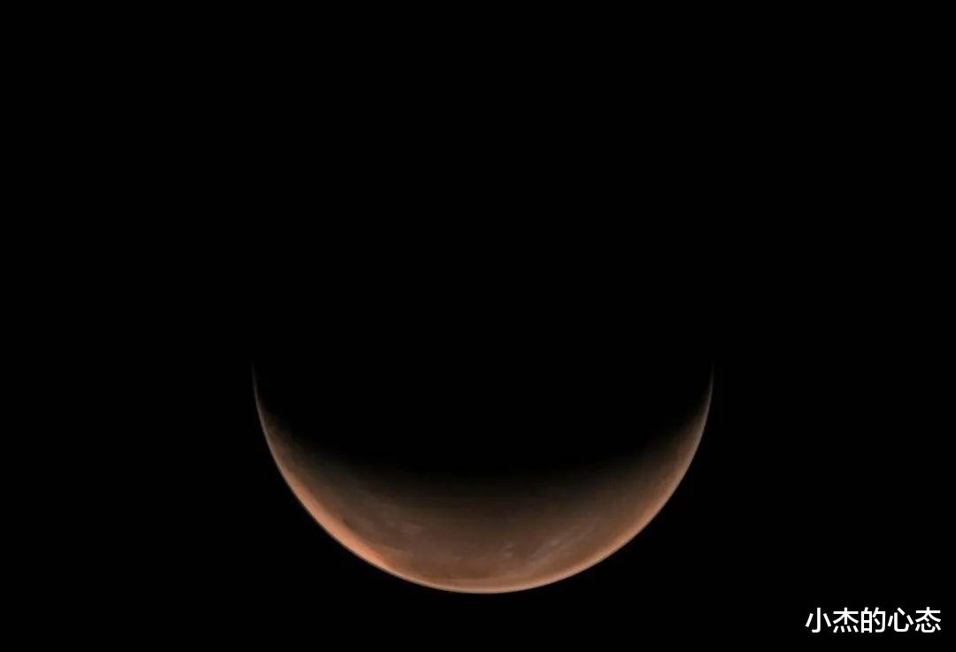 距离约1.1万公里,天问一号拍到火星画面,看到的火星是这样的