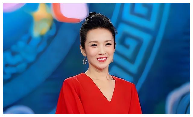 管彤：在央视打拼25年，和韩红关系好，41岁嫁普通人被宠成宝