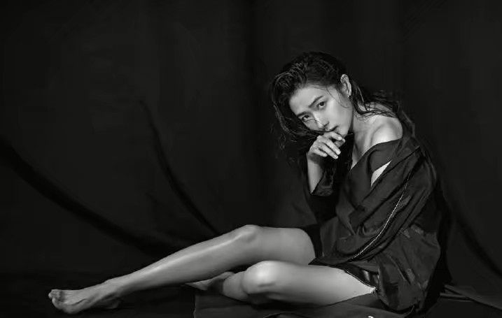 顾清俞|万茜被低估颜值，身材体型完美，尤其是她的鼻子！