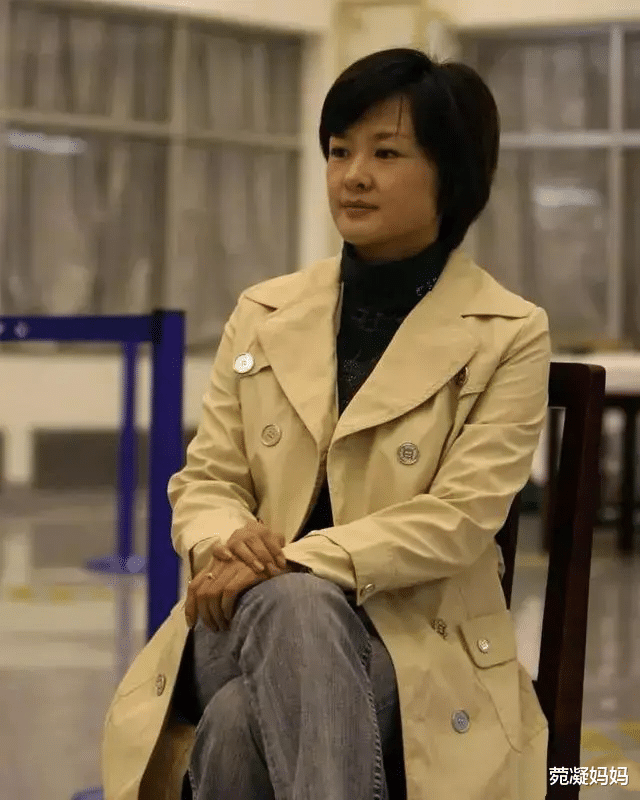 大S|前央视主持李小萌力挺大S,怒怼网友后,喊话汪小菲:有事上法庭