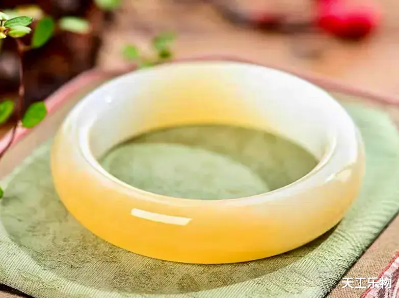 翡翠|盘点那些神奇的和田玉无结构料!