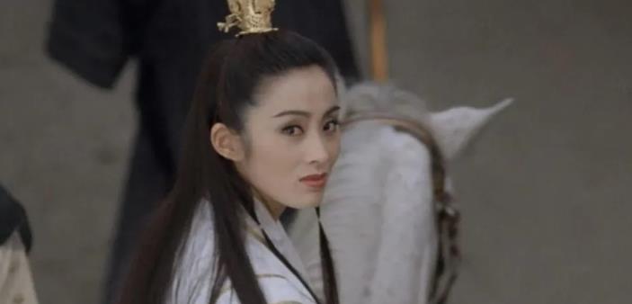 张敏 23岁张敏遇上24岁周慧敏,这10位女星的20几岁,美得不可一世