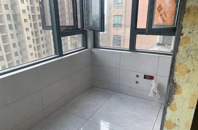 装修贴瓷砖,一步一个坑,我装修的次数多,都被坑出经验来了