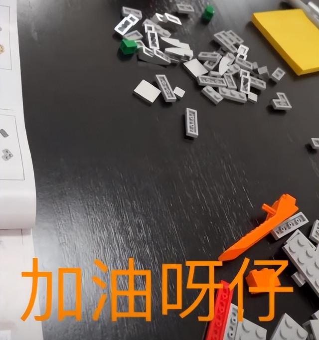 张柏芝|张柏芝给lucas做午饭:3块大牛排加蔬菜,分量大而且相当丰富