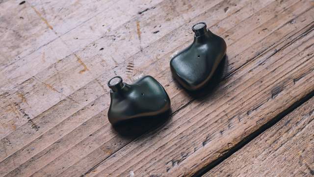 七彩虹|七彩虹 CH1 快拆体验：一圈一铁的标配，实用为主的千元产品