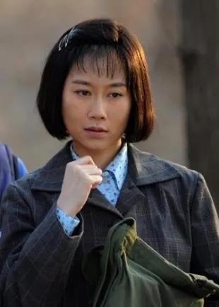 温峥嵘|演员温峥嵘：嫁初恋生一子，44岁风采依旧