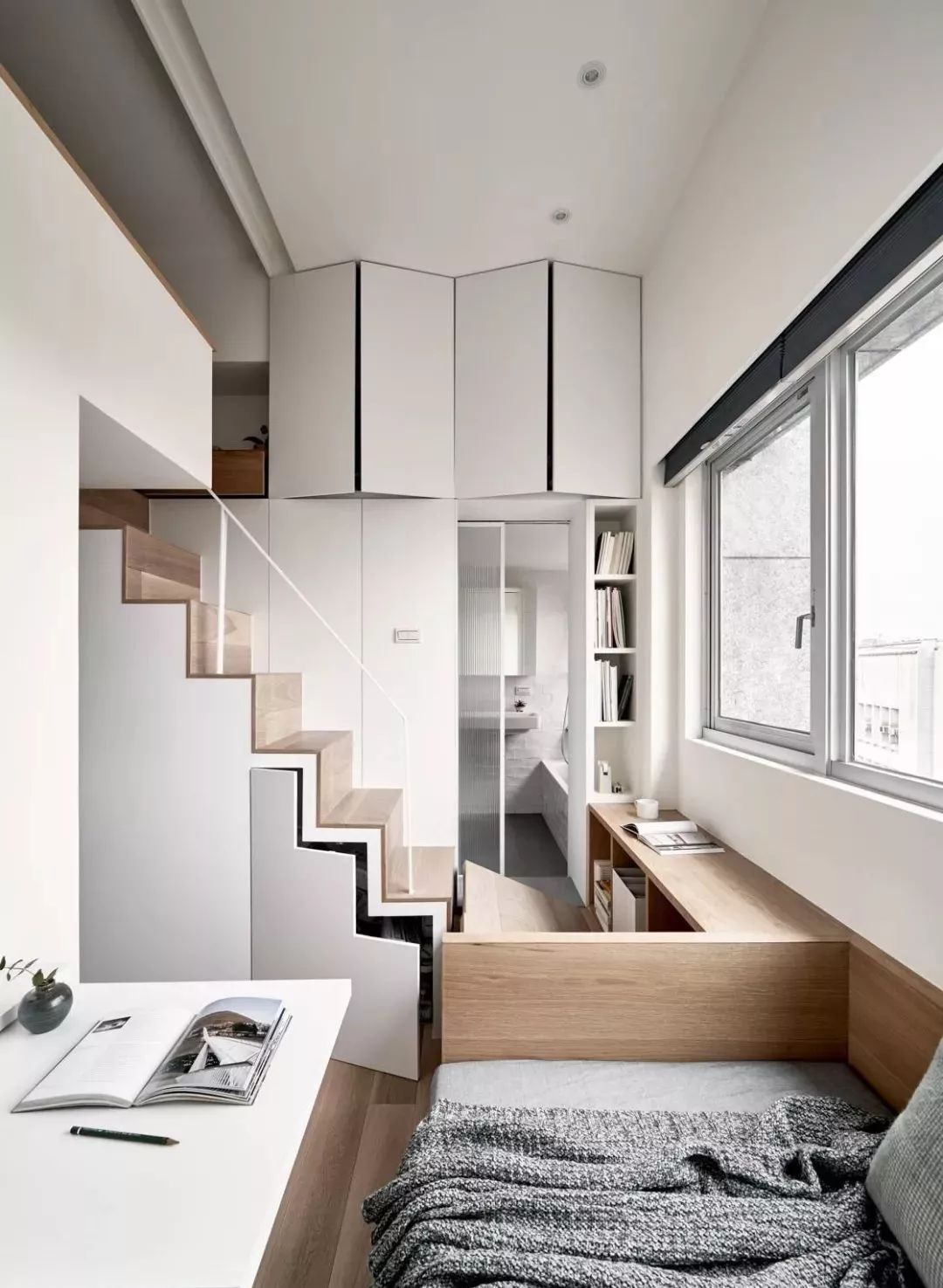 如果你家是复式房,楼梯下一定这样设计,比住别墅还爽,太好看啦