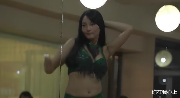 2013年,福建美女模特“网上寻亲”遭群嘲,称自小被拐卖作童养媳