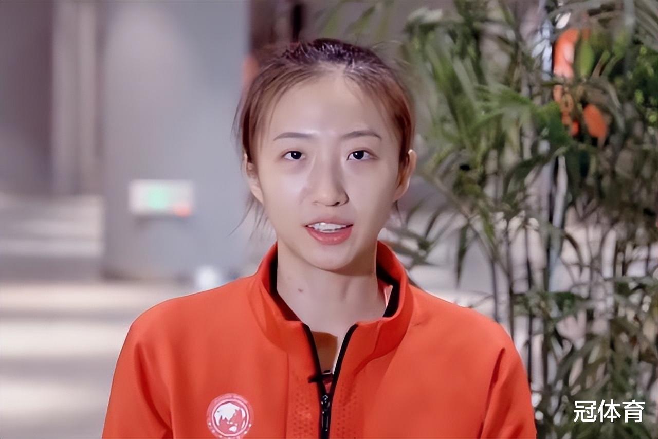 张常宁|女排世界冠军晒美照！张常宁再秀恩爱，32岁老将含情脉脉