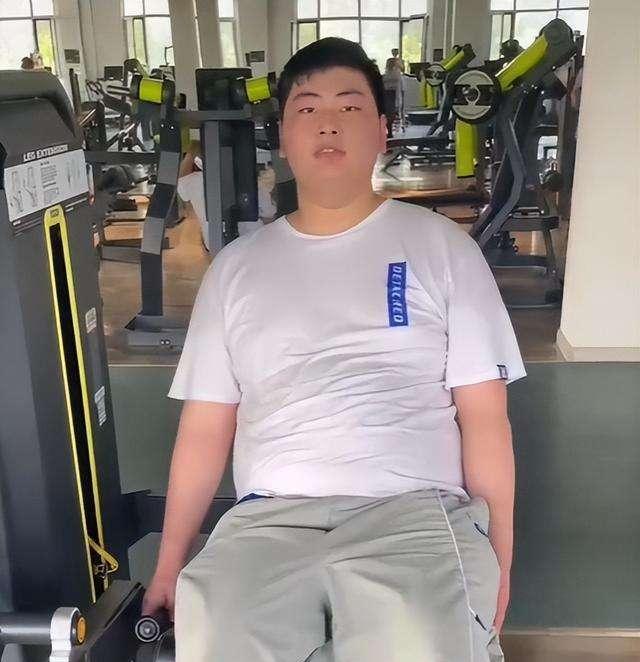 陈萌 朱小伟驾驶证没下来，先减肥后考证，陈萌没怀孕，今年有可能结婚