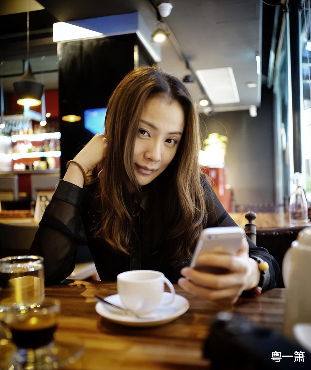 张恒|45岁的广东台美女钱莹,已回归家庭多年,丈夫刘璋牧是一名导演