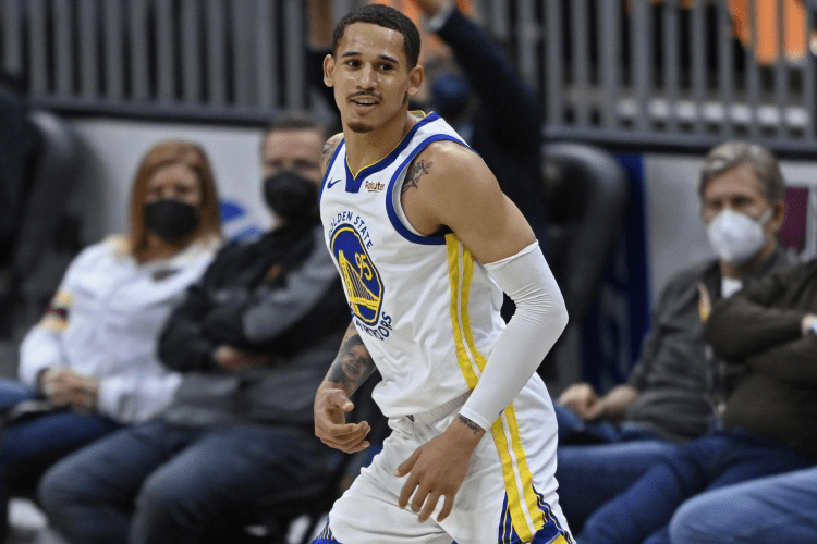 勇士隊|23.9%三分+亂發(fā)牌！他靠血性贏勇士尊重，若不擺脫低迷恐無緣留隊