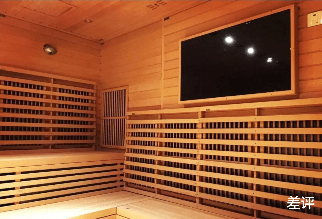 摄像头|怎么看了场灯展，回家手机摄像头就坏了？