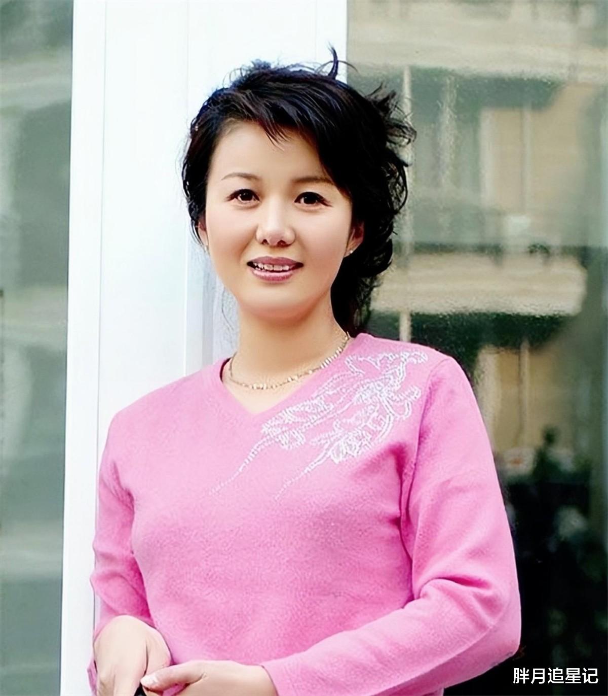 郑卫莉|郑卫莉与赵君离婚20年:她带着儿子嫁杜淳父亲,他59岁还单身