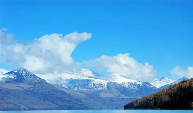 台湾|湖光山色,绿坡墨林!新疆这一湖泊,拥有国内最深的冰碛堰塞湖!