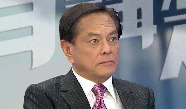 香港|何超琼跟甘比合照,这个站在C位的男人才是“大人物”,他是谁?