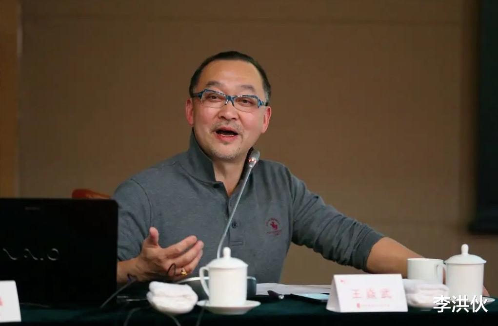 杨丽萍|杨丽萍经纪人称错过失联飞机,官方出面澄清后,被网友怒骂博眼球