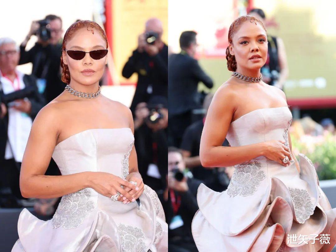 威尼斯电影节|“辣眼睛”的国际红毯又来了，尺度一个比一个大，国外女星真敢穿
