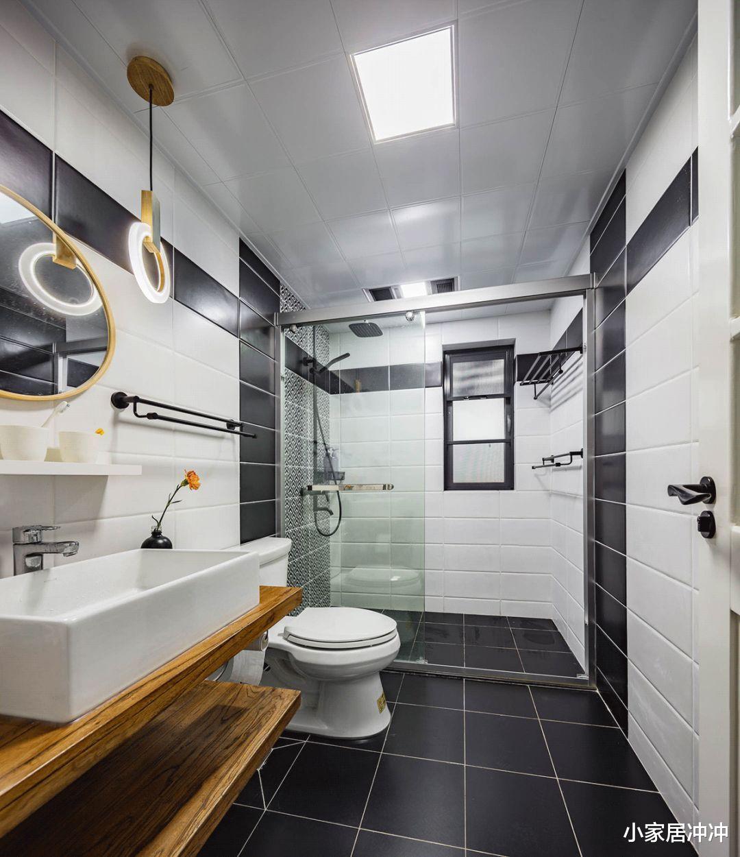 卫生间用了快1年多,庆幸有这5样“高级货”,用了就离不开了