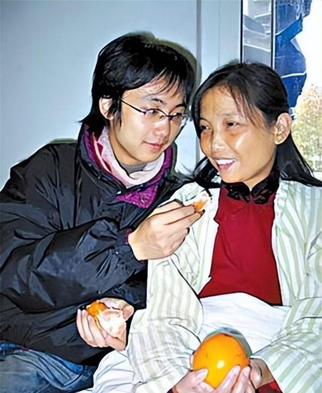 刘婷|17年前，背母上大学的刘霆，29岁时变性成女人，如今过得怎么样了